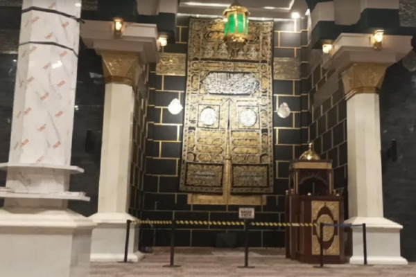 Masjid Arrahman Blitar Miniatur Masjid Nabawi Madinah, Jemaah: MasyaAllah Eloknya!
