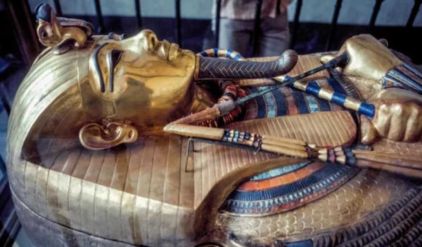 Kontroversi Firaun Ay, Pengganti Raja Tutankhamun yang Mati Muda
