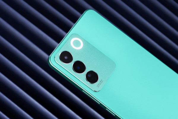 vivo V27e: Smartphone Stylish dengan Kamera Ultimate Harga Mulai Rp4 Jutaan