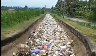 Viral! Luapan Aliran Sampah Memenuhi Sungai Sejauh Lebih 1 Km