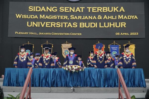 Wisuda UBL, Jokowi Minta Pemanfaatan IT Terus Dikembangkan