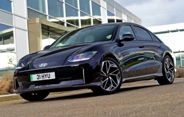 Hyundai Ioniq 6 Dinobatkan sebagai World Car of the Year 2023