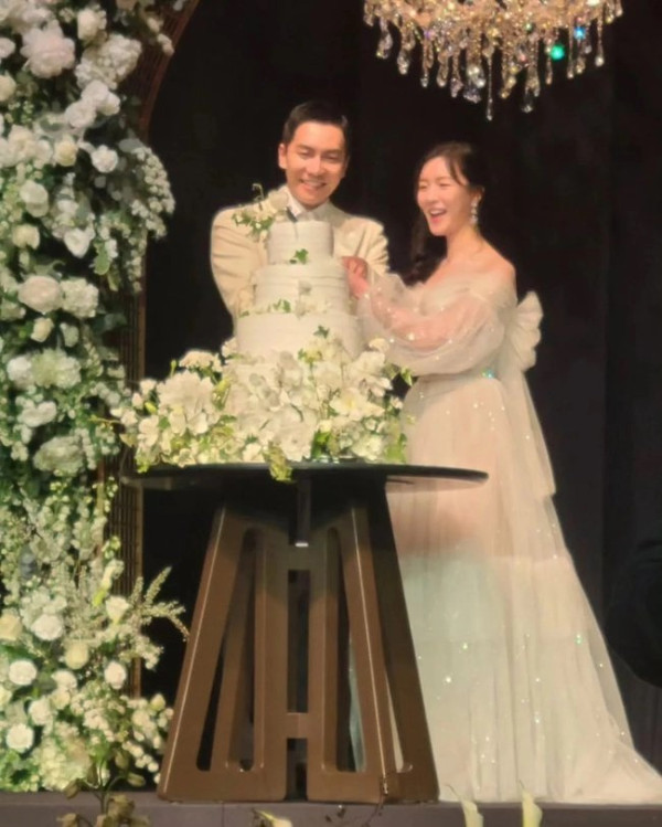 Pernikahan Lee Seung Gi dan Lee Da In Dikritik, Yoo Jae Suk Kena Imbasnya