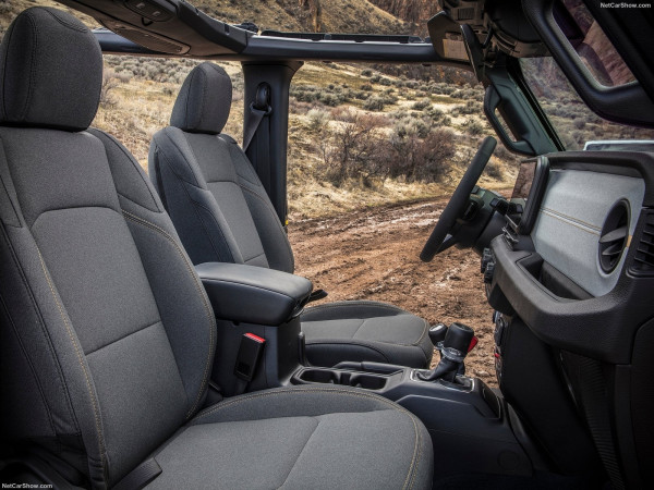Setelah 37 Tahun, Jeep Wrangler Akhirnya Punya Jok Mobil Elektrik