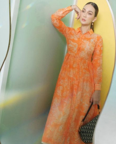 5 Ide Outfit Idul Fitri ala Luna Maya, dari Motif Cerah hingga Elegan