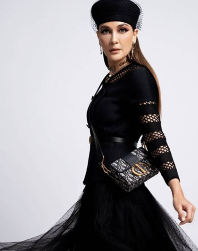 5 Ide Outfit Idul Fitri ala Luna Maya, dari Motif Cerah hingga Elegan