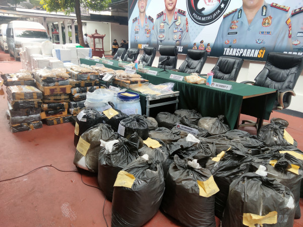 Polda Metro Rilis Tangkapan 3 Truk Narkoba di Bekasi, Begini Penampakannya