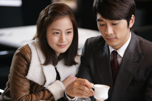 6 Drama Korea Bertema Kerajaan Modern, Ratingnya Semua Dua Digit!