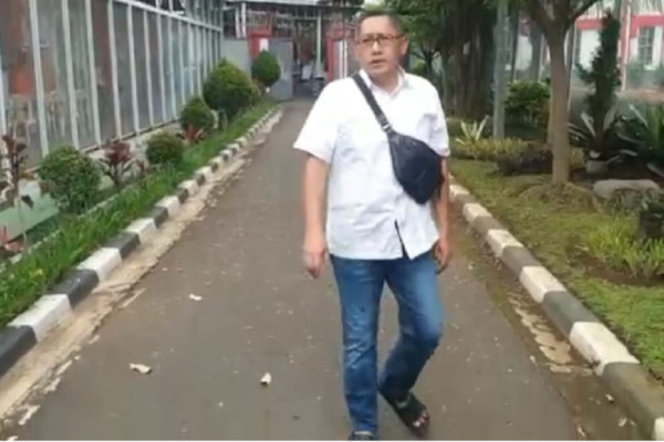Penampakan Anas Urbaningrum Usai Bebas dari Lapas Sukamiskin