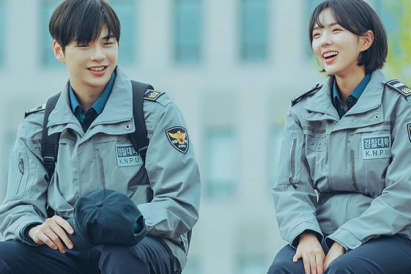 7 Drama Korea Kisah Cinta Muda-Mudi Rating Tertinggi di MyDramaList
