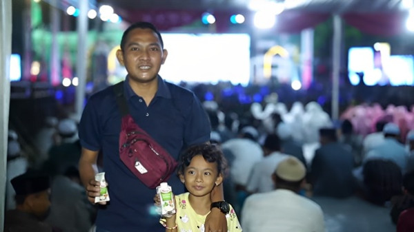 Tabligh Akbar bersama Sasa Santan Omega 3 Dihadiri Ribuan Jamaah di Surabaya