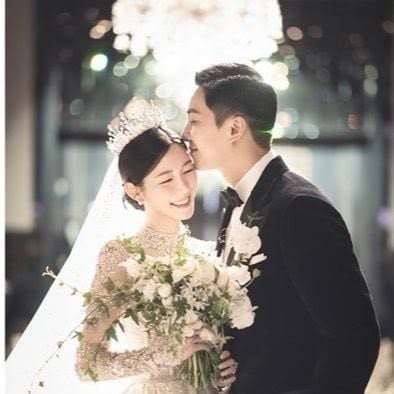Ibu Lee Da In Diduga Menyumbangkan Uang Pernikahan sang Anak dan Lee Seung Gi ke Yayasan Miliknya