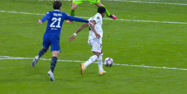 Hasil Liga Champions: Real Madrid Sikat Chelsea 2-0, Ben Chilwell Kartu Merah