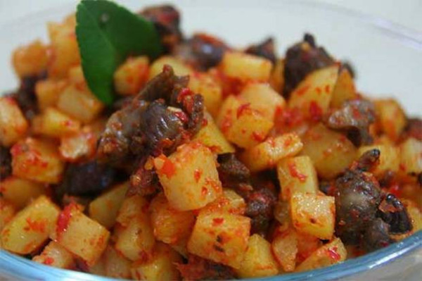 4 Makanan Khas Lebaran yang Mengandung Kolesterol Tinggi