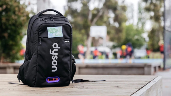 Backpack Canggih Dyson Bisa Ukur Tingkat Polusi Udara di Jakarta