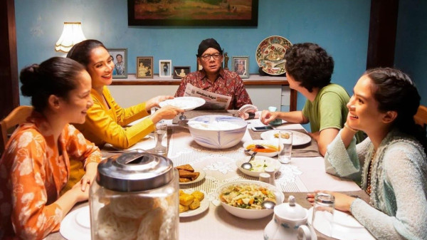 CERMIN: Perempuan-Perempuan yang Bertempur dengan Masa Lalu dan Luka-Luka