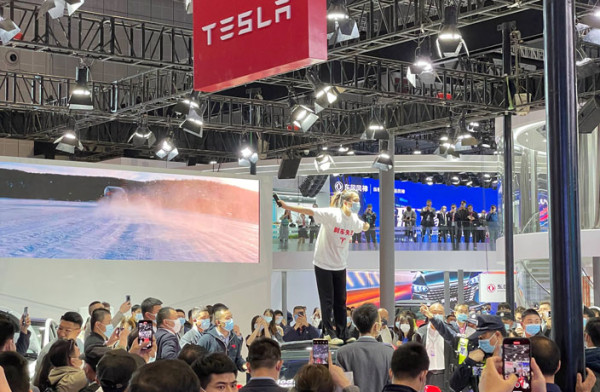 Tesla Absen dari Shanghai Auto Show, Diduga karena Pengalaman Buruk