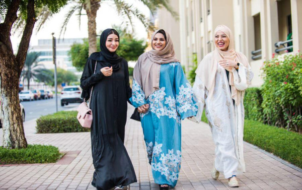 4 Ide Outfit Lebaran, Bikin Penampilan Jadi Lebih Kece