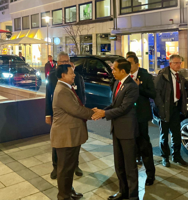Momen Kebersamaan Prabowo dan Jokowi di Hannover Jerman