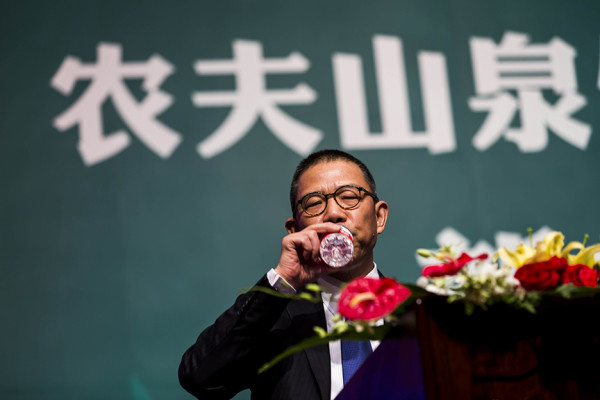 10 Orang Terkaya di China, Paling Tajir Raja Air Kemasan Punya Harta Rp720 Triliun