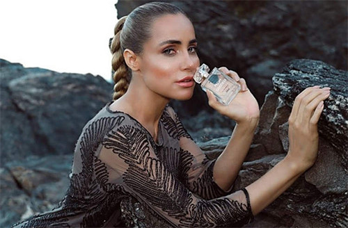 Model Dunia Ini Rilis Parfum Bercampur Keringat Sendiri, Efeknya Mencengangkan