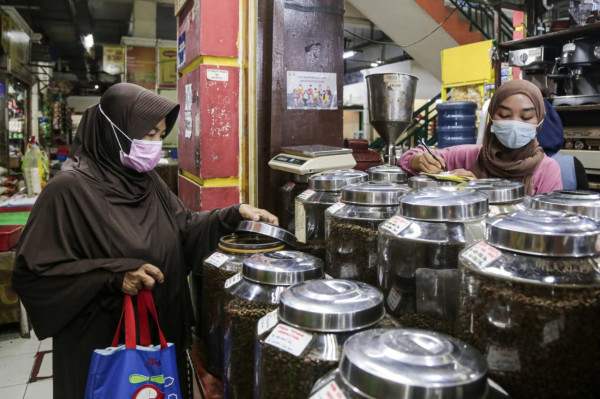 Rekomendasi 6 Tempat Berburu Buah Tangan Terbaik di Jakarta