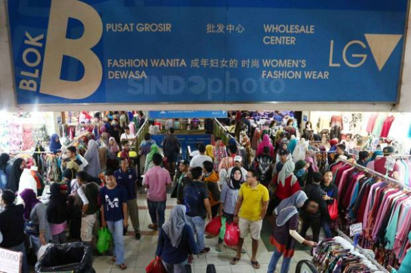 Rekomendasi 6 Tempat Berburu Buah Tangan Terbaik di Jakarta