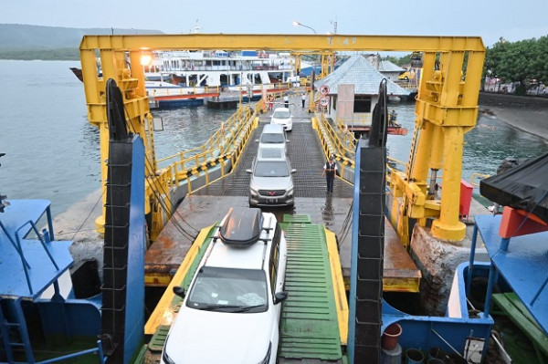 Tinjau SPPB Merak, Menteri ESDM: Pastikan Ketersediaan BBM untuk Kelancaran Mudik