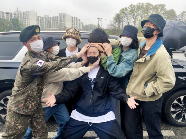 Potret Anggota BTS Antar J-Hope Wajib Militer, Termasuk Jin