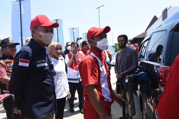 Cek Ketersediaan BBM di Arus Mudik, Menteri ESDM: Stok Cukup dan Pelayanan di SPBU Baik