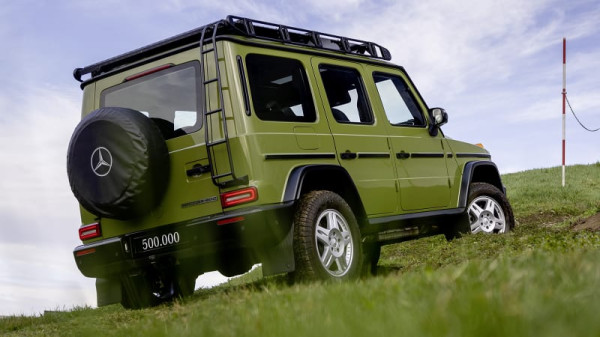 Rayakan Produksi Setengah Juta Unit, Mercedes G-Clas Kembali Tampil Retro