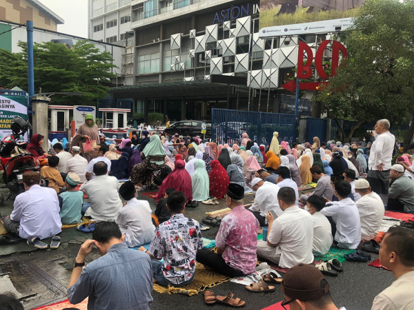 Potret Suasana Salat Idulfitri Warga Muhammadiyah di BCP Bekasi