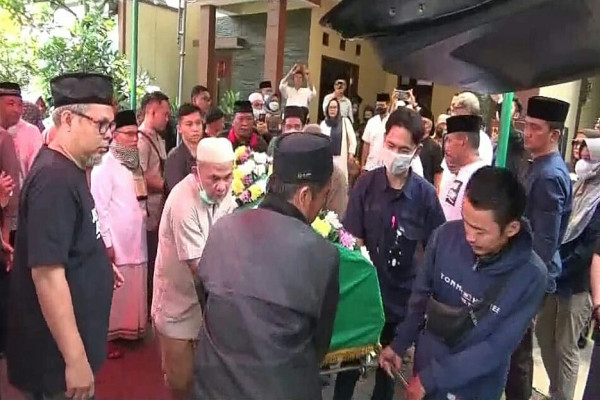 Mantan Ketua KY yang Pernah Dibacok Pencuri Meninggal Dunia Akibat Sakit