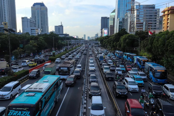Riset: Pekerja Jabodetabek Habiskan Waktu 30 Menit-2 Jam ke Kantor selama Ramadan 2023