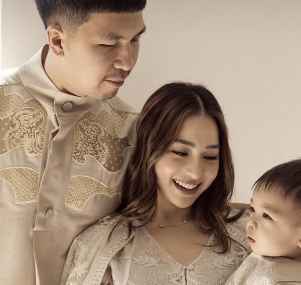 5 Inspirasi Outfit Lebaran Keluarga Artis Indonesia, Kompak dan Menawan