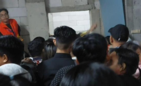 Pengunjung Terjebak di Tangga Darurat saat Trans Studio Mall Makassar Terbakar
