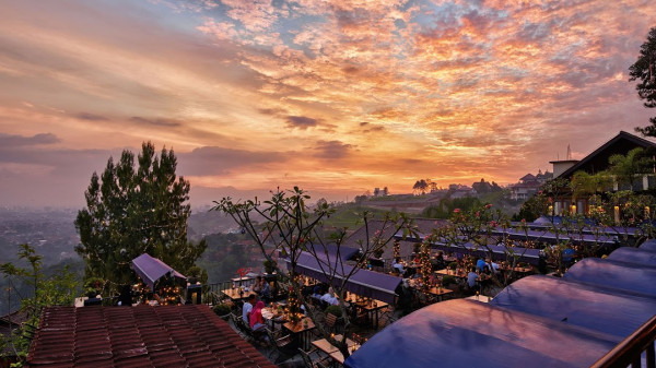 5 Tempat Makan dengan View Menawan di Bandung, Sayang Dilewatkan