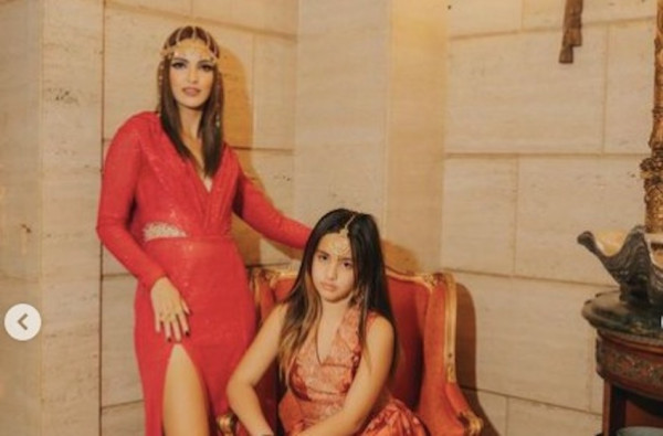 Nia Ramadhani Tuai Kritikan Gegara Pakai Baju Terbuka usai Pulang Umrah
