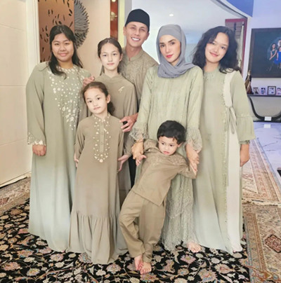 7 Artis Indonesia yang Pilih Sage Green sebagai Busana Lebaran 2023, Natasha Rizky sampai Maudy Ayunda