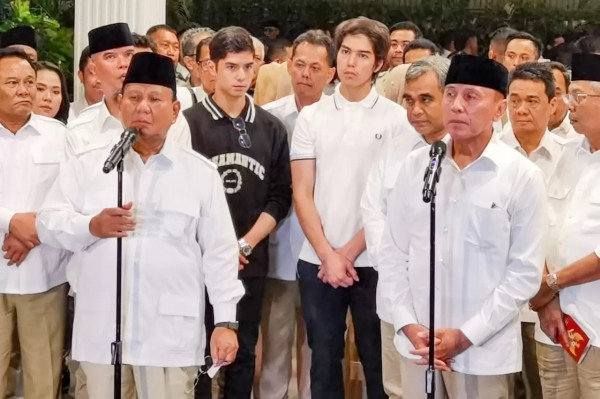 Outfit Al Ghazali dan El Rumi saat Diumumkan Jadi Kader Gerindra