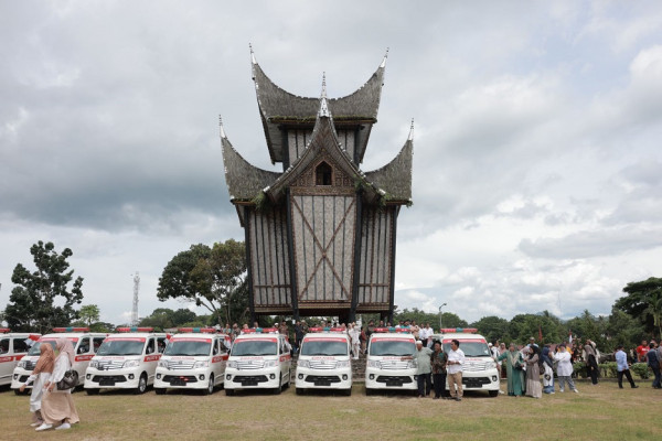 Serahkan 20 Ambulans untuk RSUD se-Sumbar, Prabowo: Bukti Dukungan untuk Kesehatan Masyarakat