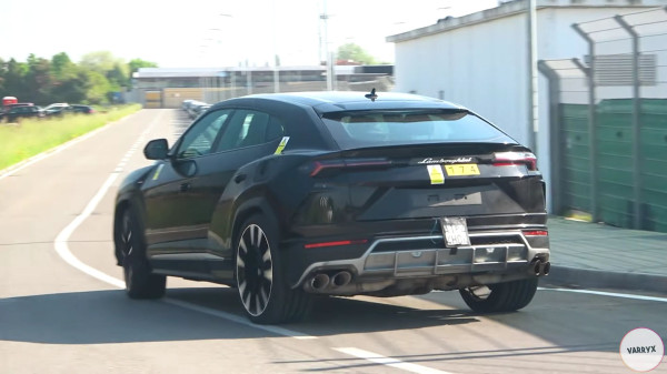 Lamborghini Ketahuan Uji Coba Mobil SUV Versi Hybrid