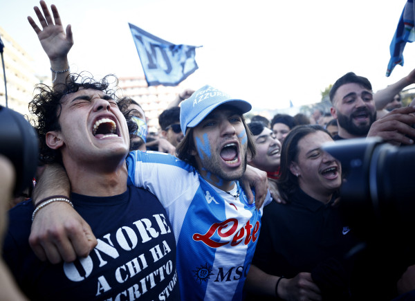 Sambut Scudetto, Stadion di Udine dan Naples Disesaki Fans Napoli