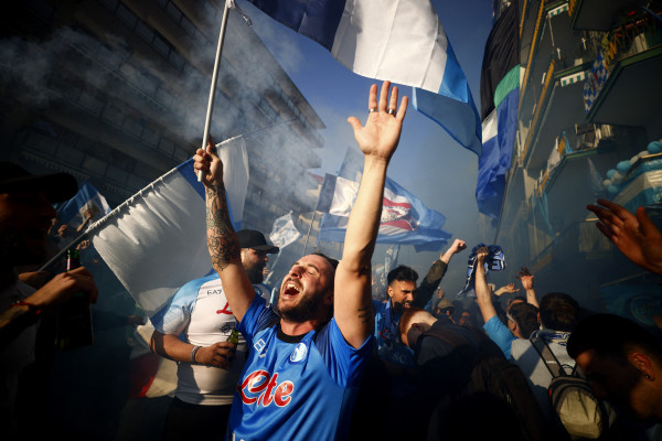 Sambut Scudetto, Stadion di Udine dan Naples Disesaki Fans Napoli