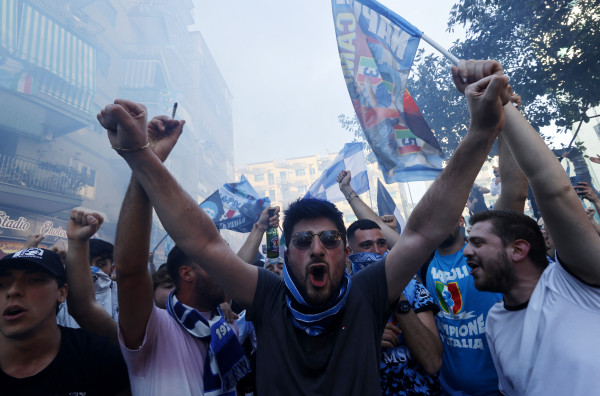 Sambut Scudetto, Stadion di Udine dan Naples Disesaki Fans Napoli