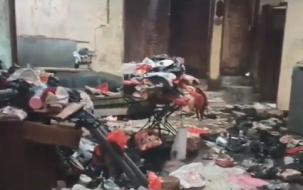 Penampakan Rumah Mewah Dokter Wayan yang Penuh Sampah di Karawang