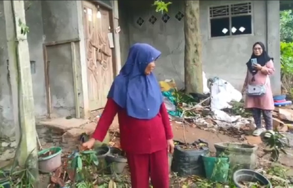 Penampakan Rumah Mewah Dokter Wayan yang Penuh Sampah di Karawang
