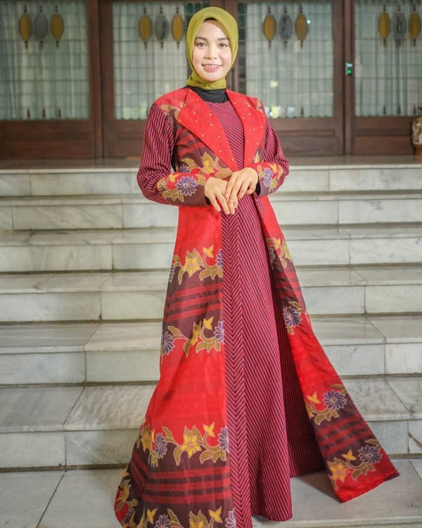 5 Foto Cantik Siti Atikoh, Istri Ganjar Pranowo yang Awet Muda di Usia 51 Tahun