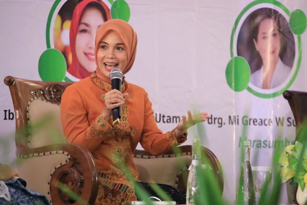 5 Foto Cantik Siti Atikoh, Istri Ganjar Pranowo yang Awet Muda di Usia 51 Tahun