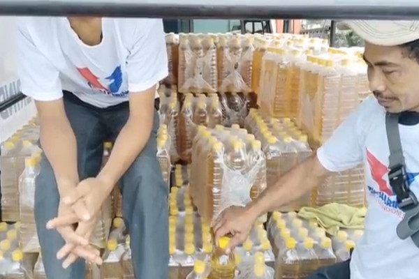 Minyak Goreng Murah Partai Perindo Diserbu Ribuan Warga Bandung